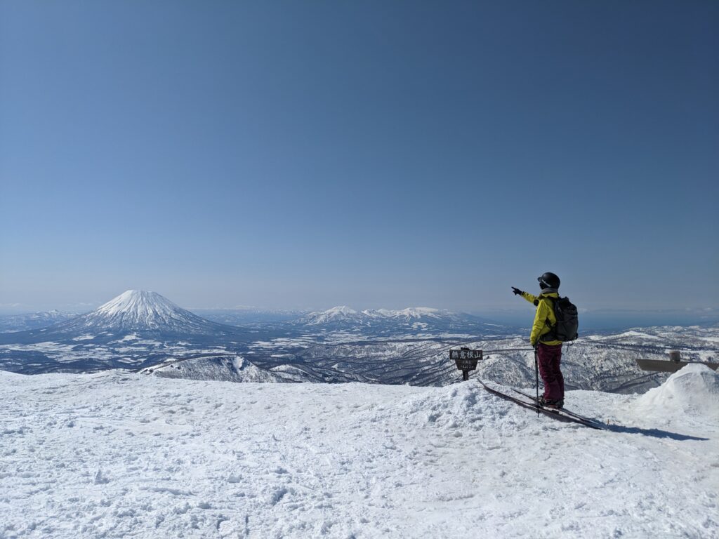 無意根山より羊蹄山を望む